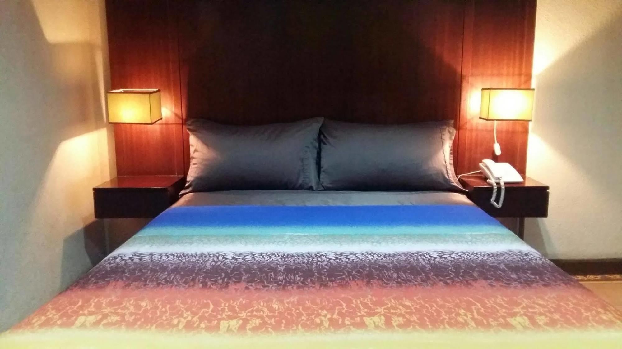 Casa Oliva Spa Residences Malolos Esterno foto